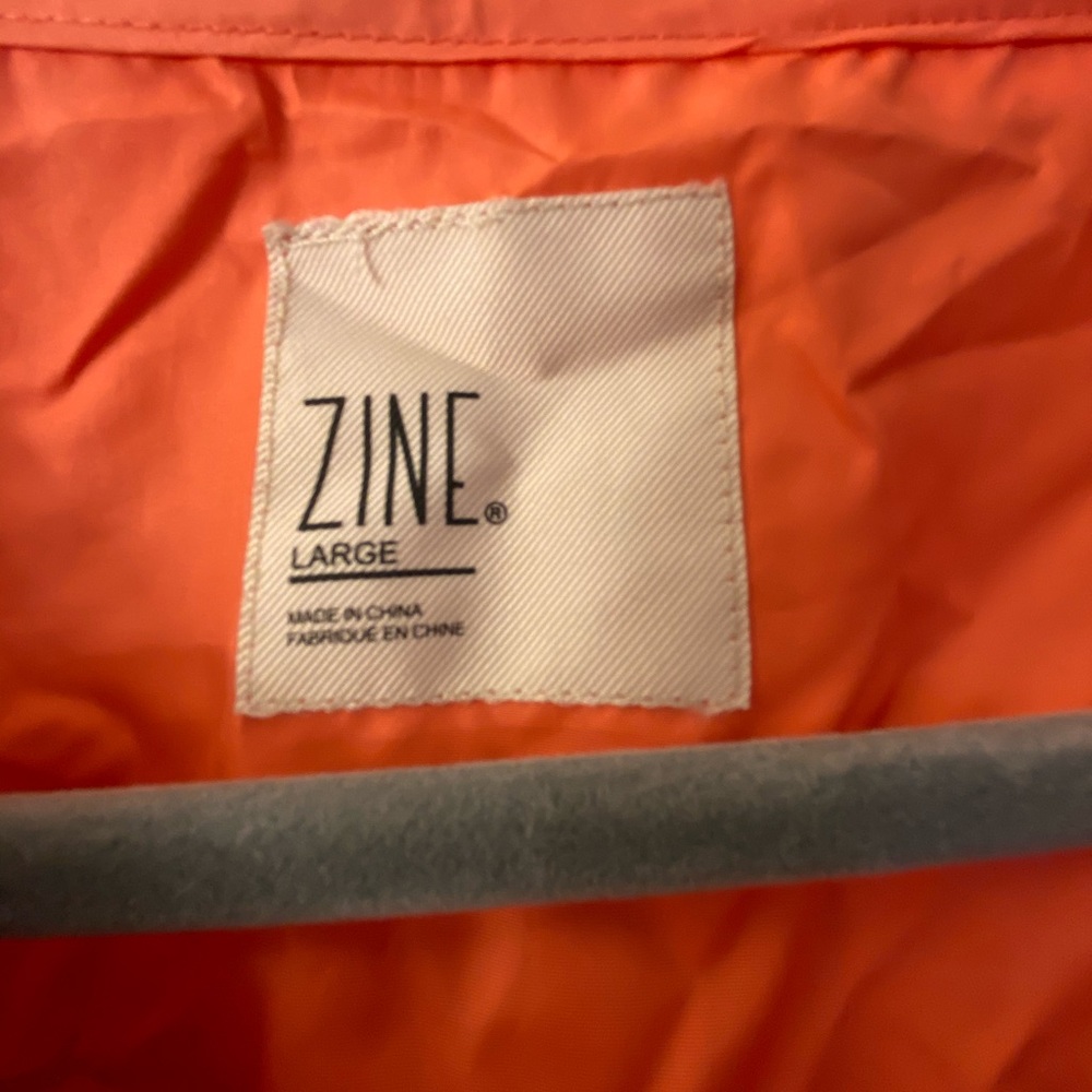 Zine Windbreaker- coral, light gray, sleet- size L - Picture 4 of 5